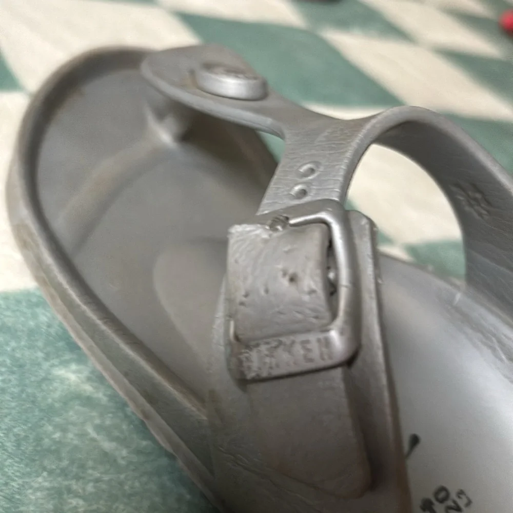 Silver Birkenstocks, youth size 34. - Picture 2 of 4